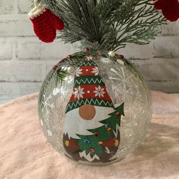 Holiday Christmas Gnome LED Lighted Crackled Glass Ball - Picture 5 of 7